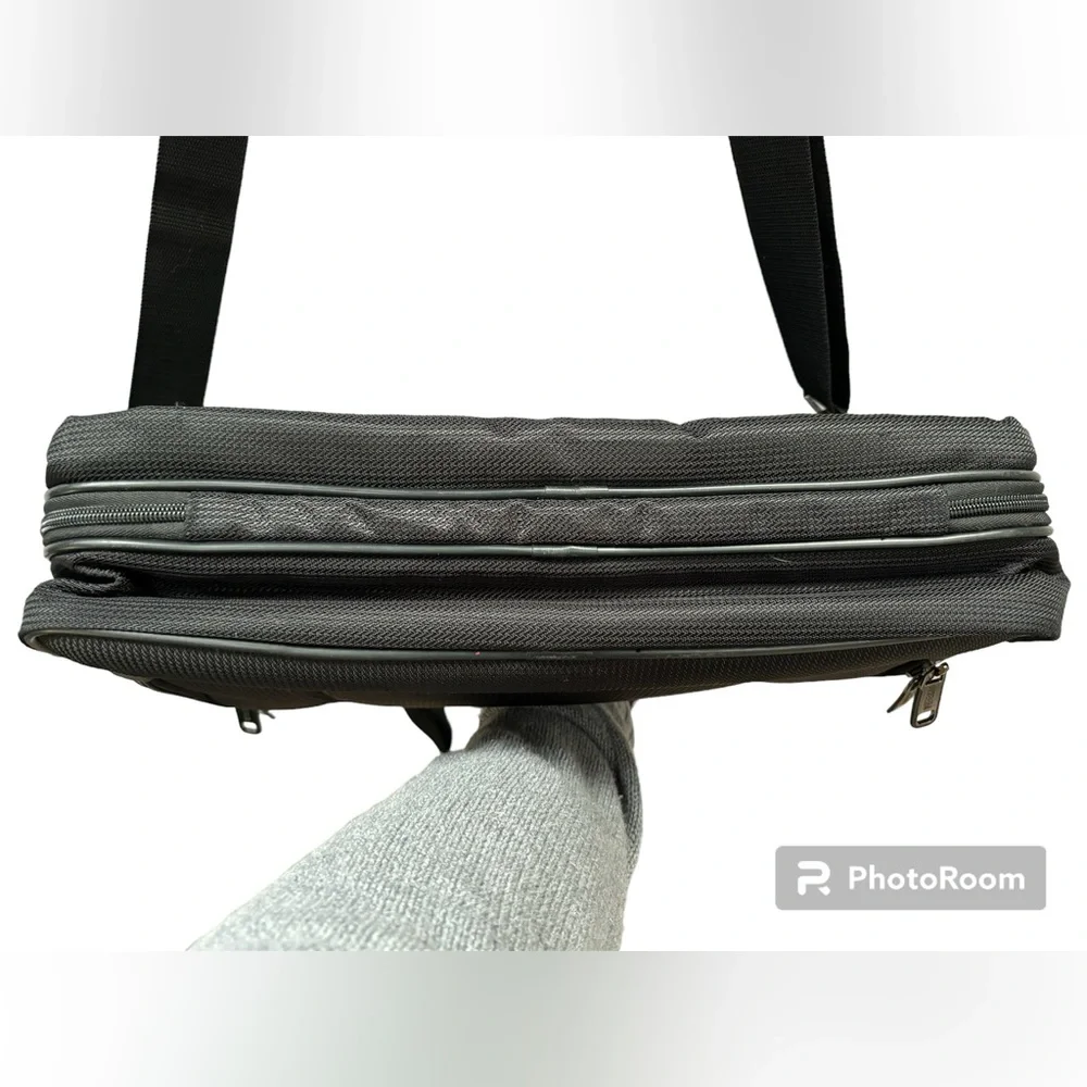 Kenneth Cole Reaction EZ-Scan Computer/Messenger‎ Bag-Checkpoint Friendly Design